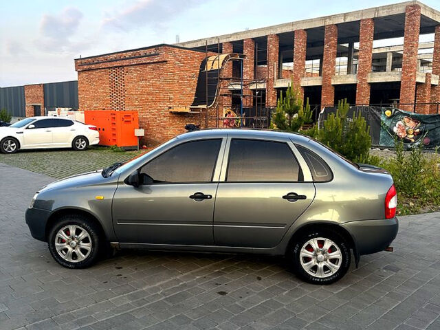 Серый ВАЗ Kalina, объемом двигателя 1.4 л и пробегом 99 тыс. км за 3000 $, фото 6 на Automoto.ua