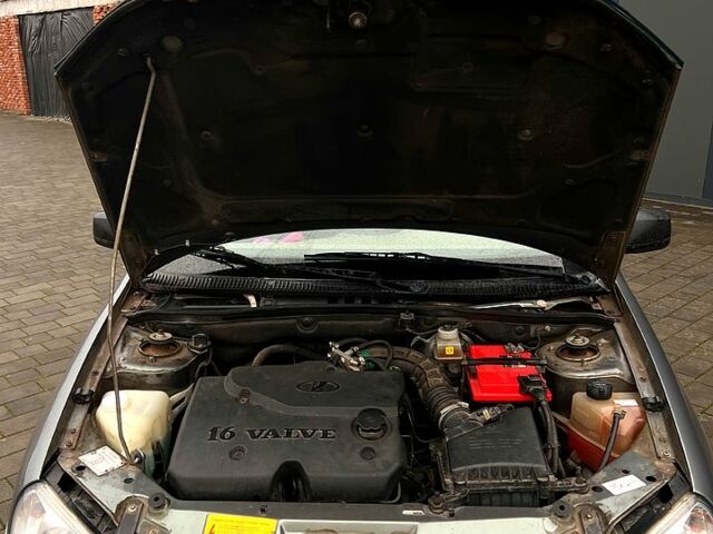 Сірий ВАЗ Kalina, об'ємом двигуна 1.4 л та пробігом 157 тис. км за 3999 $, фото 11 на Automoto.ua