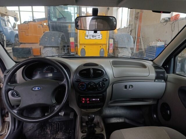 Серый ВАЗ Калина, объемом двигателя 0 л и пробегом 172 тыс. км за 2000 $, фото 8 на Automoto.ua