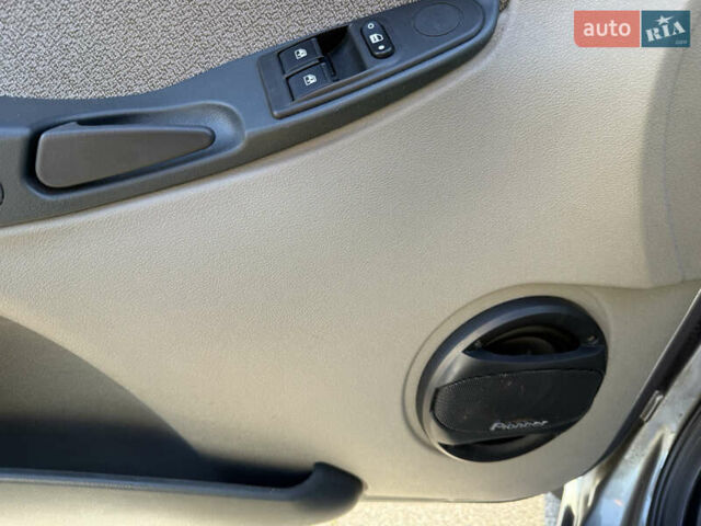 Сірий ВАЗ Калина, об'ємом двигуна 1.39 л та пробігом 34 тис. км за 4350 $, фото 11 на Automoto.ua