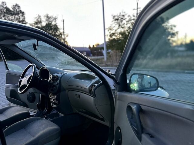 Серый ВАЗ Kalina, объемом двигателя 1.4 л и пробегом 175 тыс. км за 2200 $, фото 4 на Automoto.ua