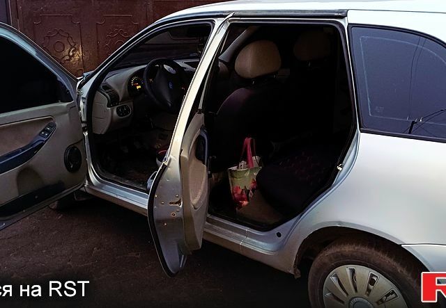 Сірий ВАЗ Kalina, об'ємом двигуна 1.5 л та пробігом 188 тис. км за 2000 $, фото 6 на Automoto.ua