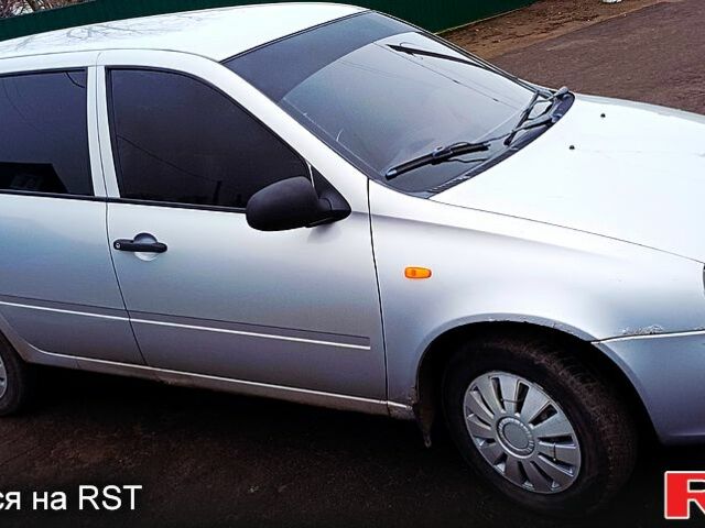 Сірий ВАЗ Kalina, об'ємом двигуна 1.5 л та пробігом 188 тис. км за 2000 $, фото 1 на Automoto.ua