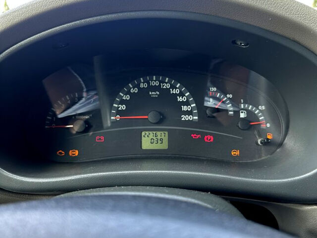 Серый ВАЗ Kalina, объемом двигателя 1.4 л и пробегом 200 тыс. км за 2650 $, фото 7 на Automoto.ua