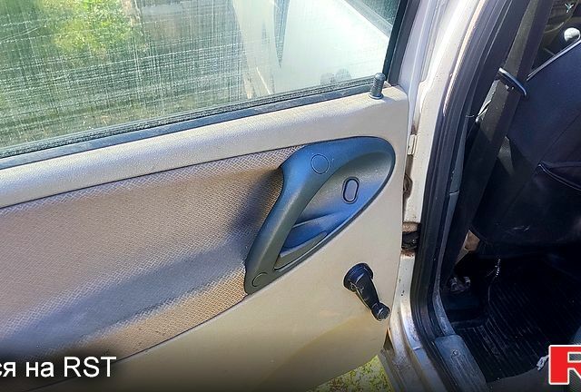 Серый ВАЗ Kalina, объемом двигателя 1.4 л и пробегом 186 тыс. км за 1700 $, фото 3 на Automoto.ua