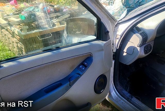 Серый ВАЗ Kalina, объемом двигателя 1.4 л и пробегом 186 тыс. км за 1700 $, фото 1 на Automoto.ua