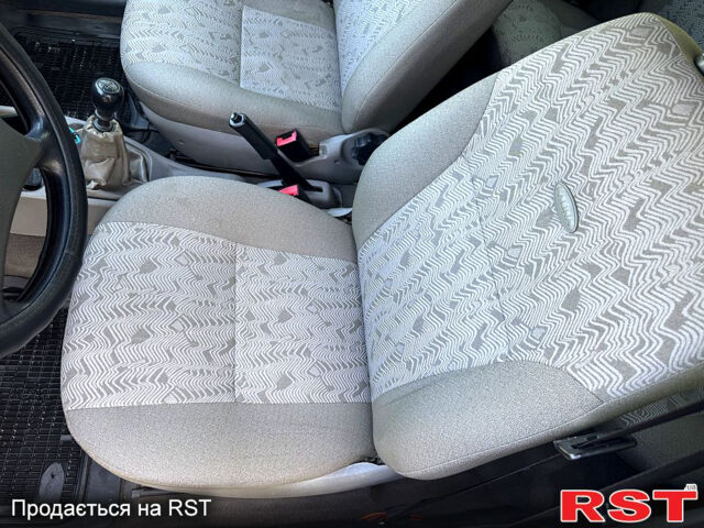 Серый ВАЗ Kalina, объемом двигателя 1.4 л и пробегом 117 тыс. км за 2900 $, фото 9 на Automoto.ua