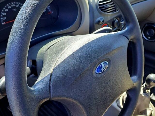 Серый ВАЗ Kalina, объемом двигателя 1.4 л и пробегом 35 тыс. км за 3900 $, фото 8 на Automoto.ua