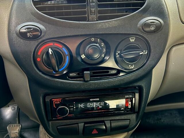 Серый ВАЗ Kalina, объемом двигателя 1.4 л и пробегом 103 тыс. км за 3500 $, фото 10 на Automoto.ua