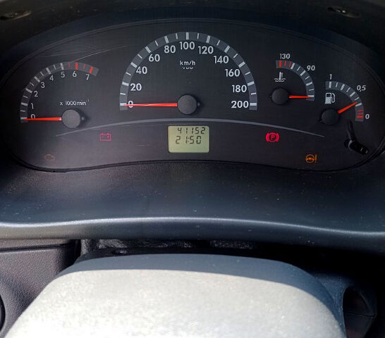 Серый ВАЗ Kalina, объемом двигателя 1.4 л и пробегом 41 тыс. км за 3850 $, фото 4 на Automoto.ua