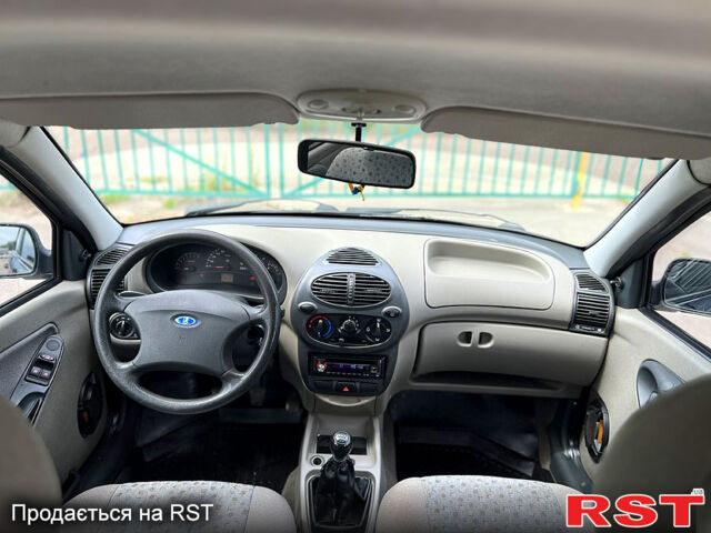 Синий ВАЗ Kalina, объемом двигателя 1.6 л и пробегом 111 тыс. км за 3200 $, фото 11 на Automoto.ua