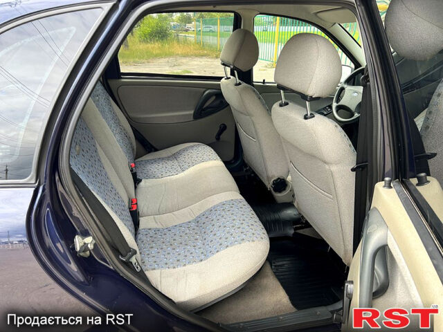 Синий ВАЗ Kalina, объемом двигателя 1.6 л и пробегом 111 тыс. км за 3200 $, фото 9 на Automoto.ua