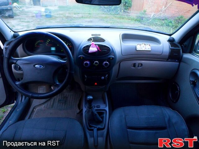 Синий ВАЗ Kalina, объемом двигателя 1.6 л и пробегом 196 тыс. км за 1250 $, фото 5 на Automoto.ua