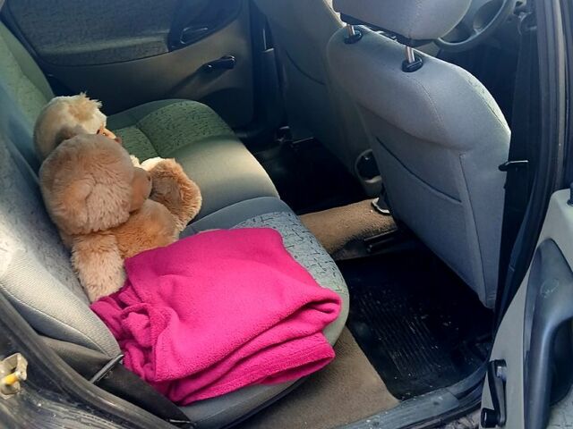 Синий ВАЗ Kalina, объемом двигателя 1.6 л и пробегом 128 тыс. км за 2400 $, фото 2 на Automoto.ua