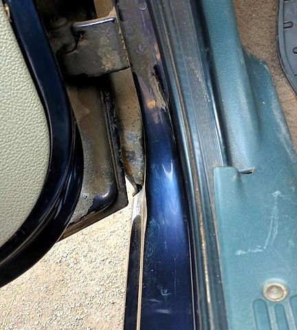 Синий ВАЗ Kalina, объемом двигателя 1.6 л и пробегом 233 тыс. км за 2100 $, фото 3 на Automoto.ua