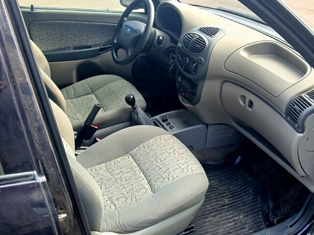 Синий ВАЗ Kalina, объемом двигателя 1.6 л и пробегом 128 тыс. км за 2400 $, фото 6 на Automoto.ua