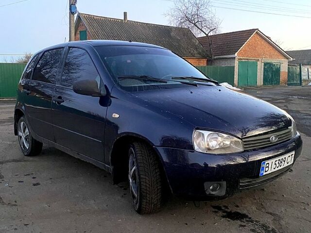 Синий ВАЗ Kalina, объемом двигателя 1.6 л и пробегом 200 тыс. км за 1550 $, фото 1 на Automoto.ua