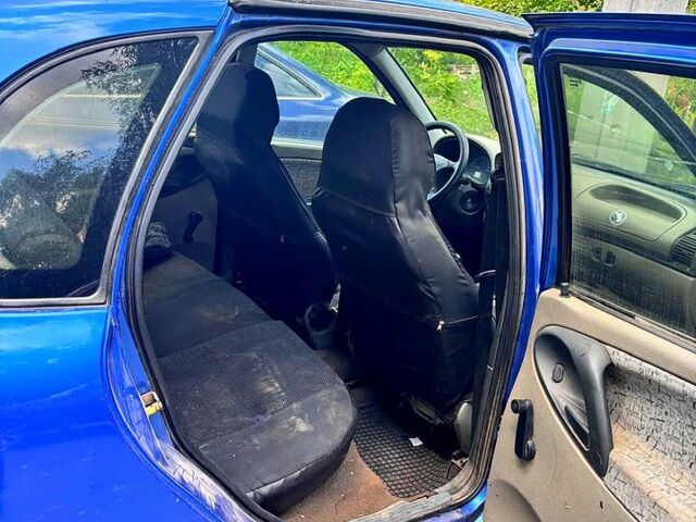 Синий ВАЗ Kalina, объемом двигателя 1.6 л и пробегом 273 тыс. км за 2000 $, фото 2 на Automoto.ua