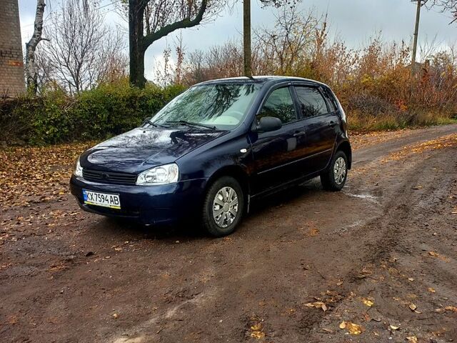 Синий ВАЗ Kalina, объемом двигателя 1.6 л и пробегом 195 тыс. км за 2000 $, фото 2 на Automoto.ua