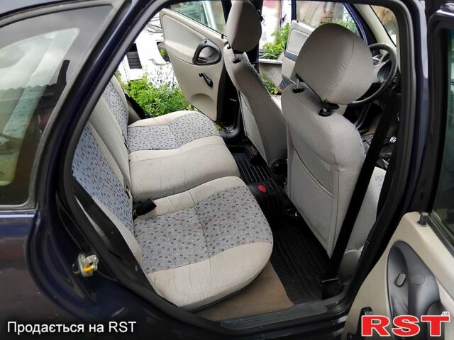 Синий ВАЗ Kalina, объемом двигателя 1.6 л и пробегом 206 тыс. км за 1650 $, фото 9 на Automoto.ua