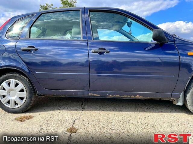 Синий ВАЗ Kalina, объемом двигателя 1.6 л и пробегом 184 тыс. км за 2200 $, фото 1 на Automoto.ua