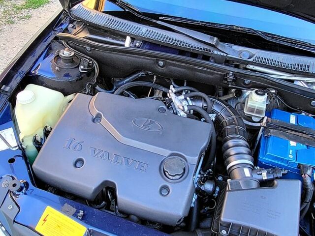 Синий ВАЗ Kalina, объемом двигателя 1.4 л и пробегом 102 тыс. км за 2500 $, фото 5 на Automoto.ua