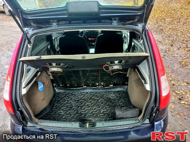 Синий ВАЗ Kalina, объемом двигателя 1.6 л и пробегом 195 тыс. км за 2000 $, фото 9 на Automoto.ua