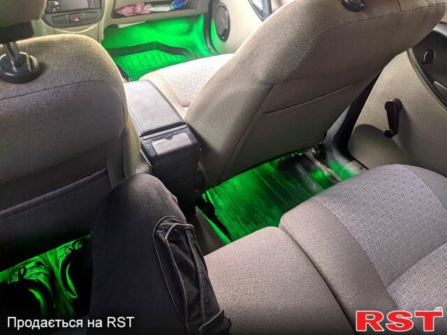 Синій ВАЗ Kalina, об'ємом двигуна 1.6 л та пробігом 84 тис. км за 2950 $, фото 4 на Automoto.ua