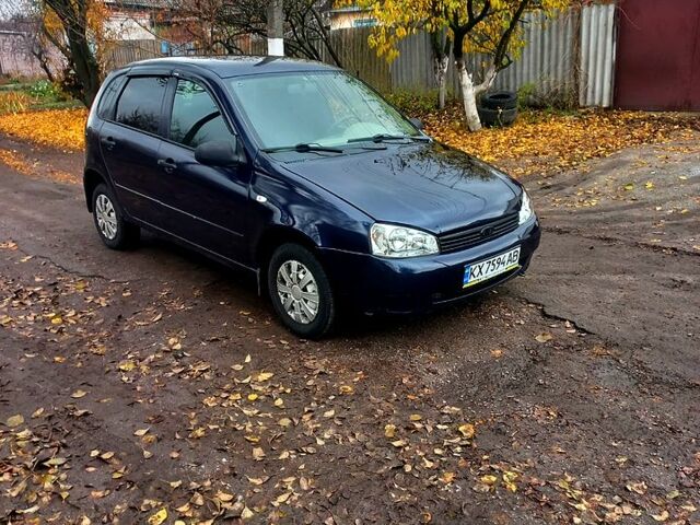 Синий ВАЗ Kalina, объемом двигателя 1.6 л и пробегом 195 тыс. км за 2000 $, фото 1 на Automoto.ua