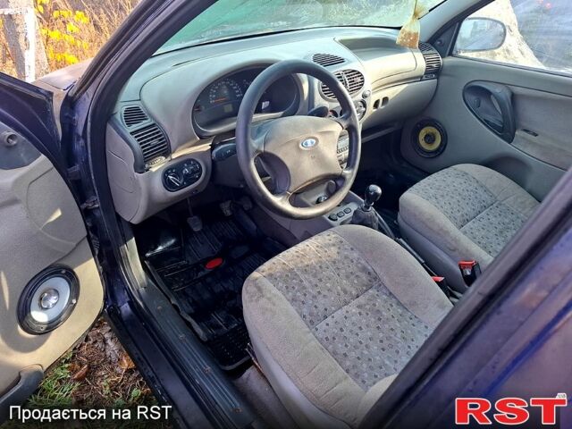 Синий ВАЗ Kalina, объемом двигателя 1.6 л и пробегом 200 тыс. км за 1300 $, фото 6 на Automoto.ua