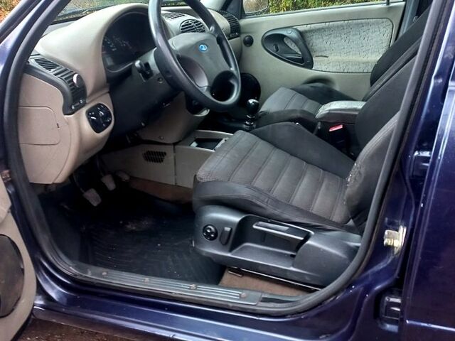 Синий ВАЗ Kalina, объемом двигателя 1.6 л и пробегом 195 тыс. км за 2000 $, фото 7 на Automoto.ua