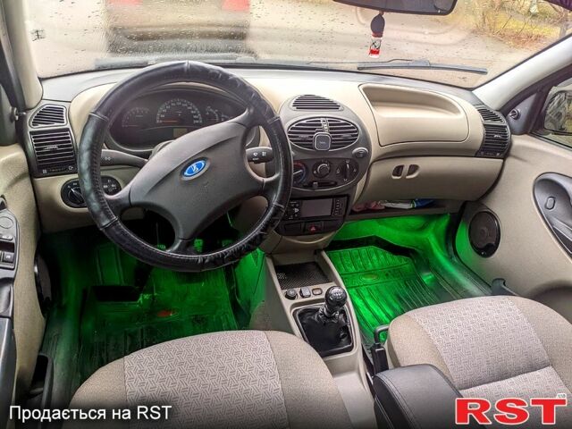 Синій ВАЗ Kalina, об'ємом двигуна 1.6 л та пробігом 84 тис. км за 2950 $, фото 3 на Automoto.ua