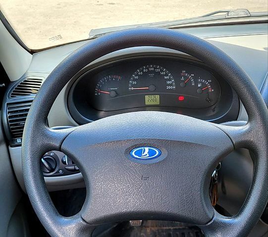 Синий ВАЗ Kalina, объемом двигателя 1.4 л и пробегом 90 тыс. км за 3000 $, фото 9 на Automoto.ua