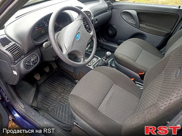 Синий ВАЗ Kalina, объемом двигателя 16 л и пробегом 179 тыс. км за 5750 $, фото 4 на Automoto.ua