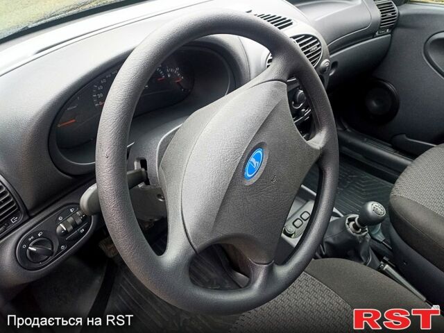 Синий ВАЗ Kalina, объемом двигателя 16 л и пробегом 179 тыс. км за 5750 $, фото 3 на Automoto.ua