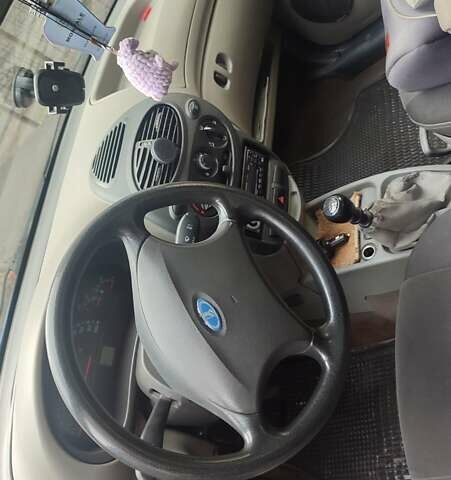 Синий ВАЗ Калина, объемом двигателя 1.6 л и пробегом 160 тыс. км за 1900 $, фото 6 на Automoto.ua