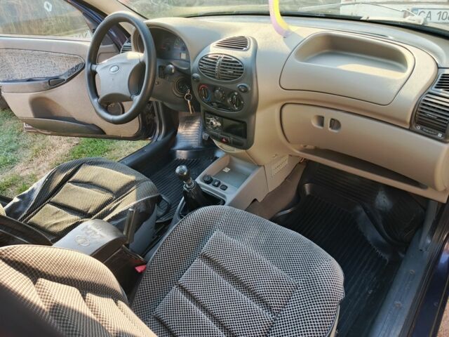 Синий ВАЗ Калина, объемом двигателя 0 л и пробегом 118 тыс. км за 2000 $, фото 14 на Automoto.ua