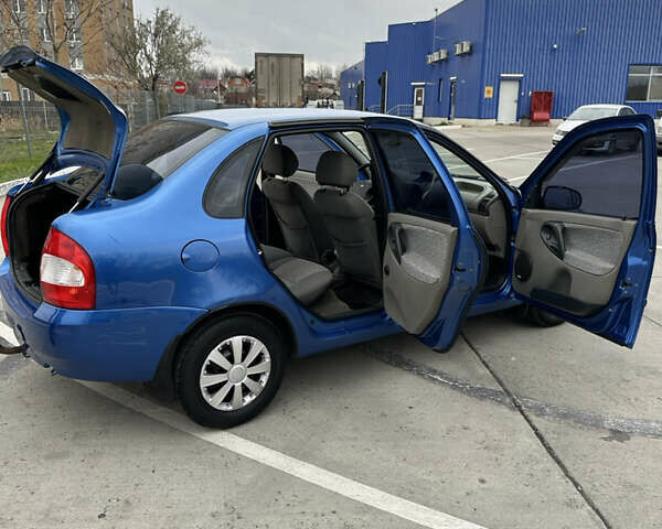 Синий ВАЗ Калина, объемом двигателя 1.6 л и пробегом 180 тыс. км за 1950 $, фото 5 на Automoto.ua