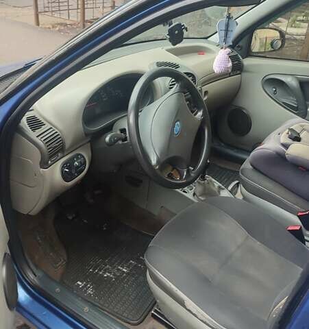 Синий ВАЗ Калина, объемом двигателя 1.6 л и пробегом 160 тыс. км за 1900 $, фото 7 на Automoto.ua