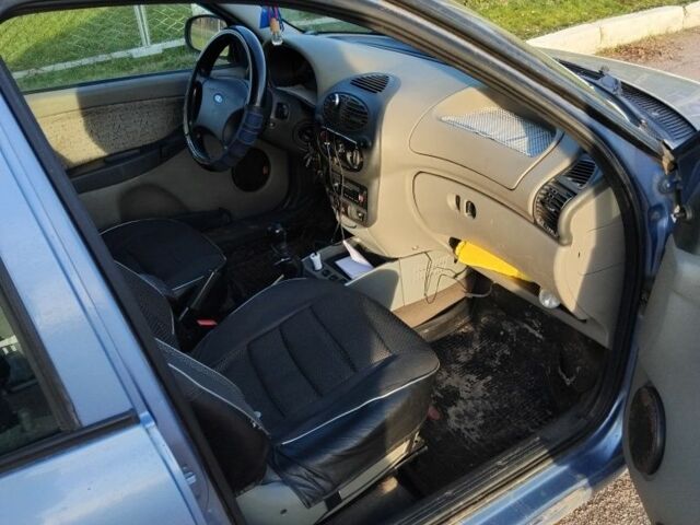 Синій ВАЗ Калина, об'ємом двигуна 1.6 л та пробігом 227 тис. км за 2000 $, фото 5 на Automoto.ua