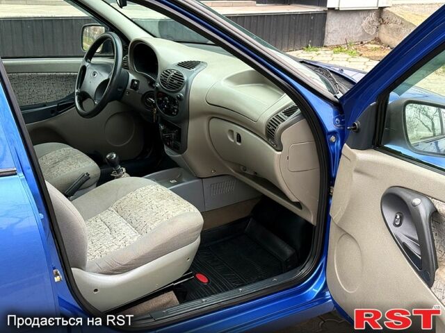 Синій ВАЗ Kalina, об'ємом двигуна 1.6 л та пробігом 186 тис. км за 2300 $, фото 10 на Automoto.ua