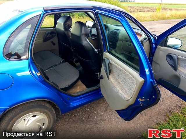 Синий ВАЗ Kalina, объемом двигателя 1.6 л и пробегом 95 тыс. км за 2000 $, фото 8 на Automoto.ua