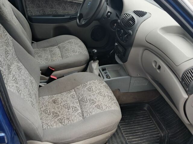 Синий ВАЗ Калина, объемом двигателя 1.6 л и пробегом 265 тыс. км за 2100 $, фото 9 на Automoto.ua