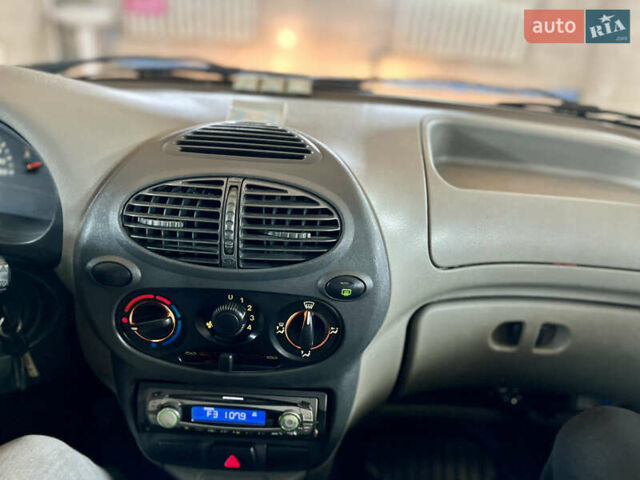 Синій ВАЗ Калина, об'ємом двигуна 1.6 л та пробігом 183 тис. км за 1699 $, фото 16 на Automoto.ua