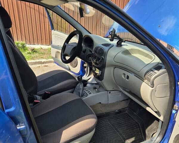 Синій ВАЗ Калина, об'ємом двигуна 1.6 л та пробігом 199 тис. км за 2200 $, фото 6 на Automoto.ua
