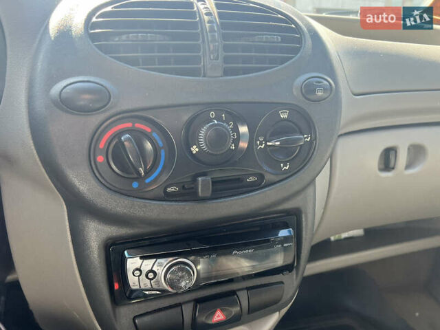 Синій ВАЗ Калина, об'ємом двигуна 1.6 л та пробігом 170 тис. км за 2200 $, фото 12 на Automoto.ua