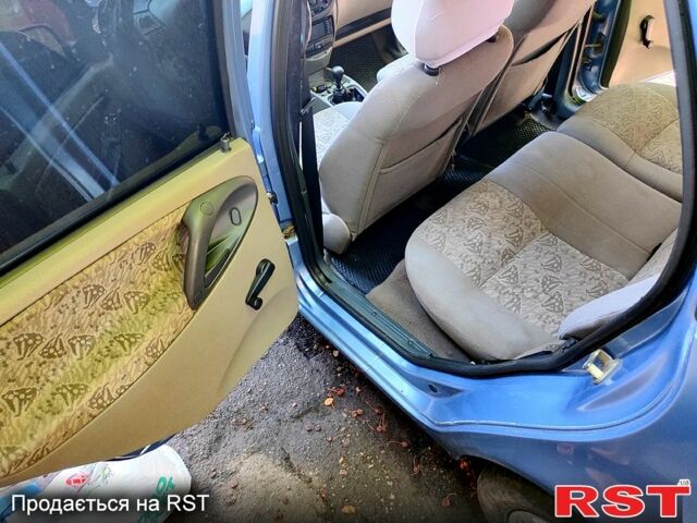 Синий ВАЗ Kalina, объемом двигателя 1.6 л и пробегом 240 тыс. км за 800 $, фото 4 на Automoto.ua