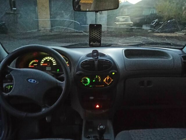 Синий ВАЗ Калина, объемом двигателя 1.6 л и пробегом 1000 тыс. км за 1000 $, фото 3 на Automoto.ua