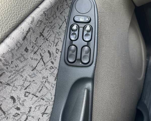 Синий ВАЗ Калина, объемом двигателя 1.6 л и пробегом 138 тыс. км за 2000 $, фото 11 на Automoto.ua