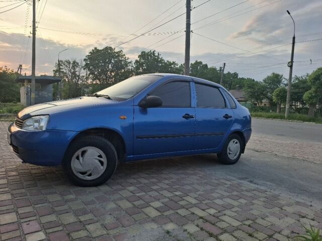 Синий ВАЗ Калина, объемом двигателя 1.6 л и пробегом 113 тыс. км за 2400 $, фото 2 на Automoto.ua